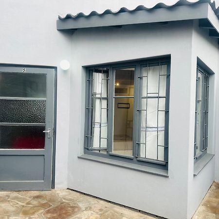 Coastwave Guest House Walvisbaai Buitenkant foto