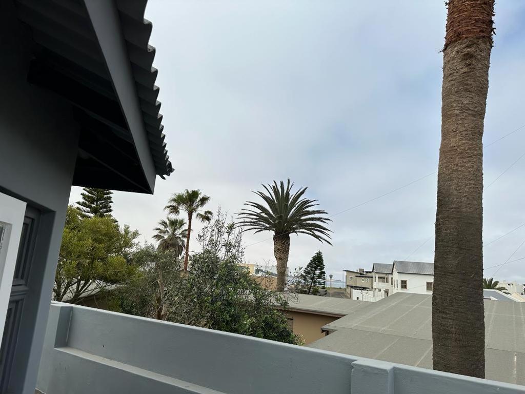 Coastwave Guest House Walvisbaai Buitenkant foto
