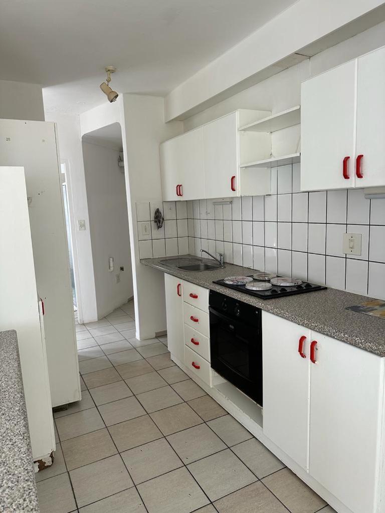 Coastwave Guest House Walvisbaai Buitenkant foto