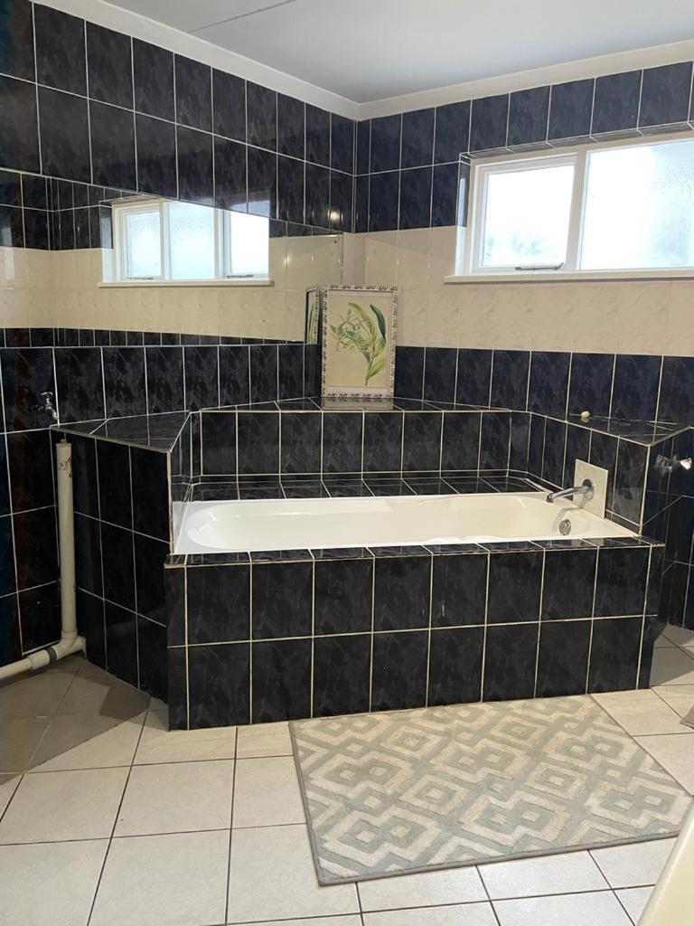 Coastwave Guest House Walvisbaai Buitenkant foto