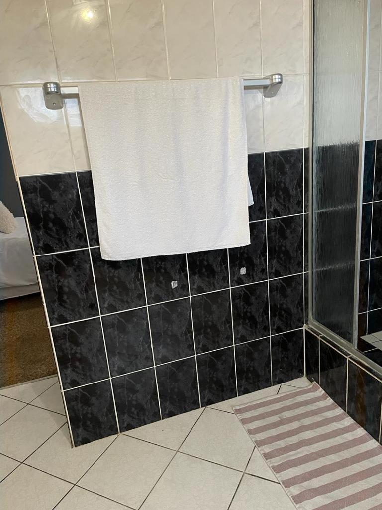 Coastwave Guest House Walvisbaai Buitenkant foto