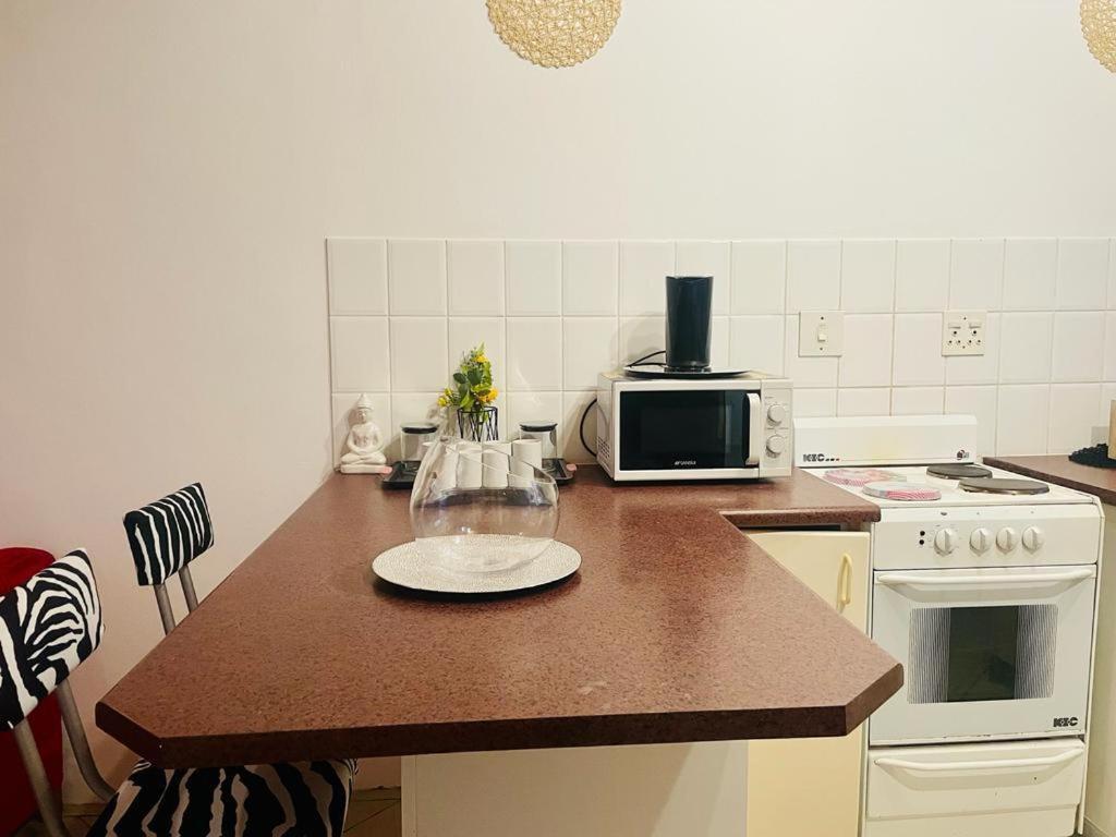 Coastwave Guest House Walvisbaai Buitenkant foto
