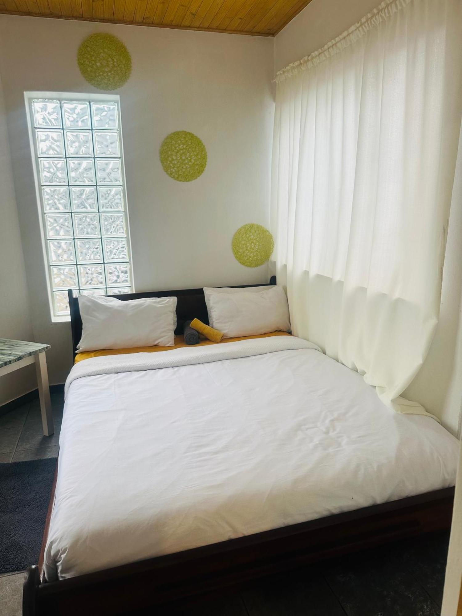 Coastwave Guest House Walvisbaai Buitenkant foto