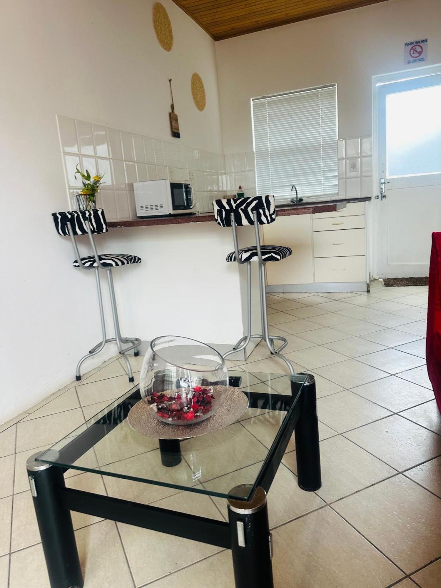 Coastwave Guest House Walvisbaai Buitenkant foto