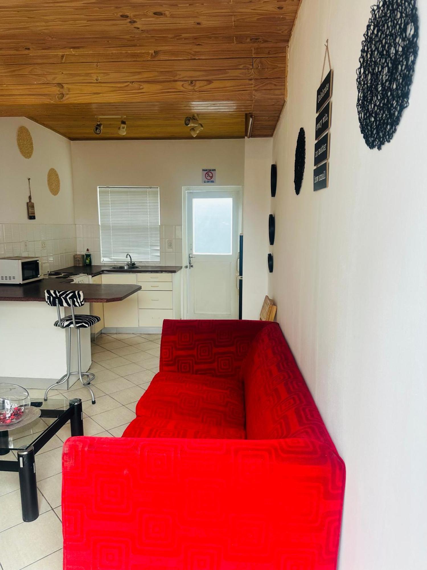 Coastwave Guest House Walvisbaai Buitenkant foto